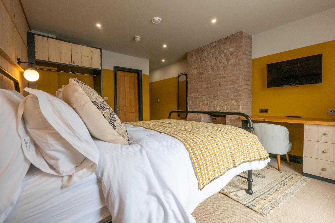 The Sheep And Penguin Hotel Wells Bagian luar foto